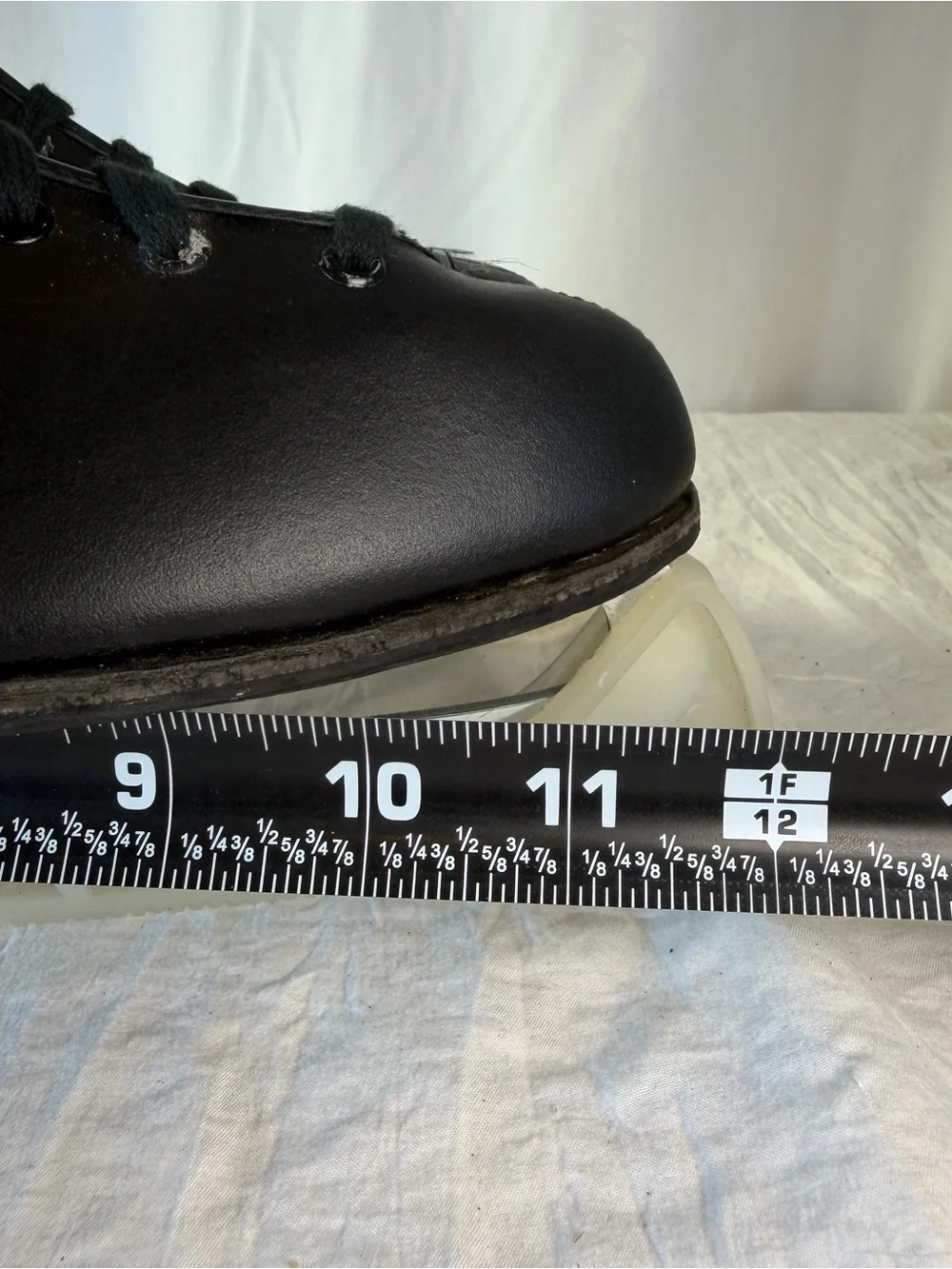 Men's Black Leather Ice Skates Classic Lace-Up Style Made in Canada Winter Decor